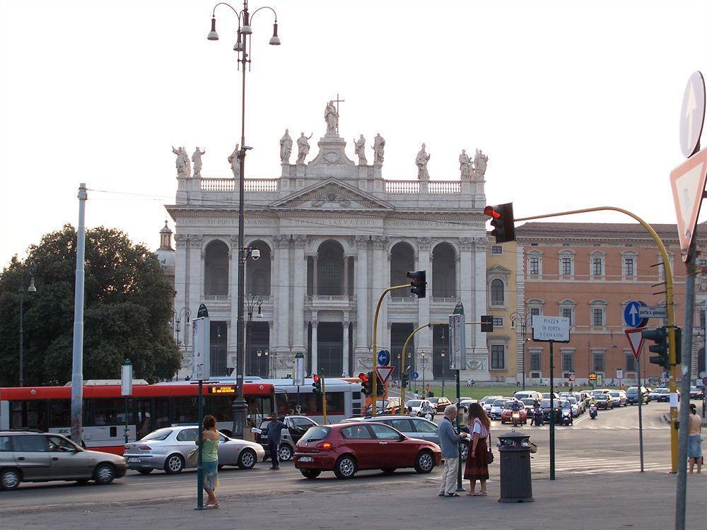 San Giovanni In Laterano Rome Bagian luar foto